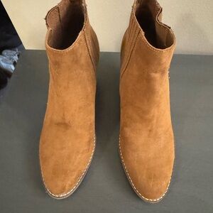 Stylish Tan Ankle Booties